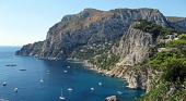Capri, die Insel mit den spektakulären Küsten und Ausblicken über den Golf von Neapel