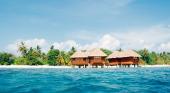 Malediven, Nord-Male-Atoll: Die Wasservillen am makellosen Strand von Bandos Island sind sehr geräumig. ##Foto: © Bandos Island Resort