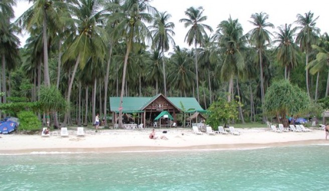 Strandhütte am Loh Moo Dee Beach in Thailand (Phi Phi Island).
