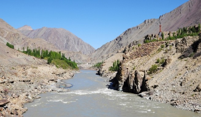 Typische Landschaft am Indus.