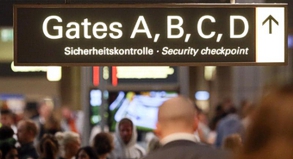 Ein Airlinekunde verschaffte sich laut Amtsgericht München unrechtmäßig Zutritt zur Business-Lounge, indem er eincheckte und anschließend den Flug umbuchte