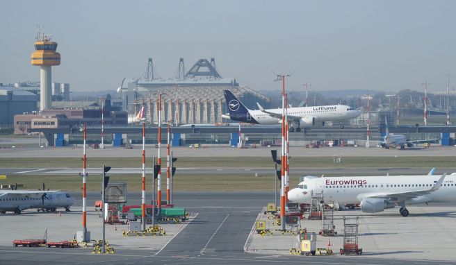Hamburger Flughafen zählt mehr als eine Million Passagiere Reiselust im Mai