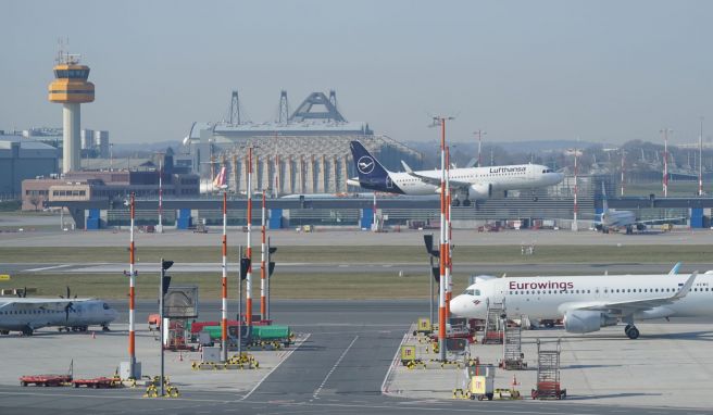 Reiselust im Mai  Hamburger Flughafen zählt mehr als eine Million Passagiere