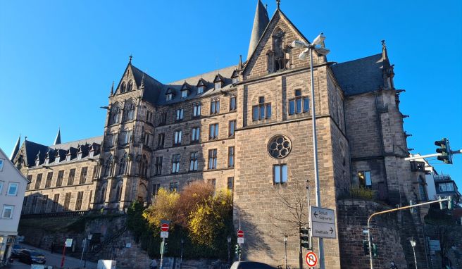 Die Alte Universität von Marburg wurde in der zweiten Hälfte des 19. Jahrhunderts auf den Grundmauern eines Klosters erbaut. 