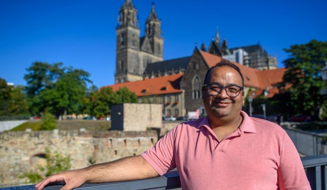 Ammar Awaniy hat eine interaktive Stadttour durch Magdeburg entwickelt, die zu orientalisch geprägten Stationen führt. Ammar Awaniy hat eine interaktive Stadttour durch Magdeburg entwickelt, die zu orientalisch geprägten Stationen führt.
