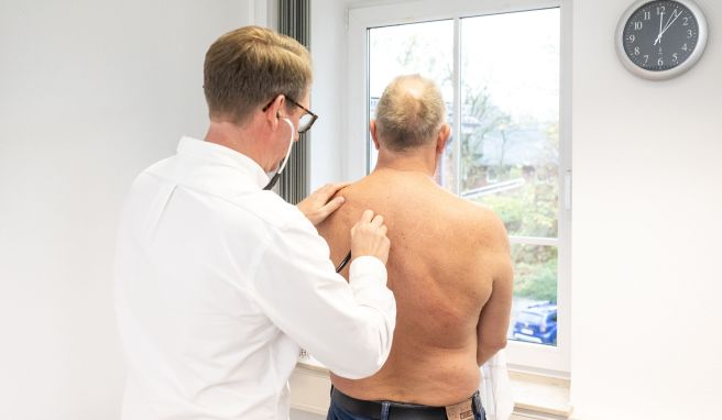 Versicherungstipp Chronisch krank: Reisetauglichkeit bescheinigen lassen