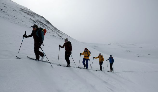 Wie ein Stück Lappland in den Alpen: Die von Gletschern und Erosion abgeschmirgelten Nocken erinnern an die Berge Skandinaviens.