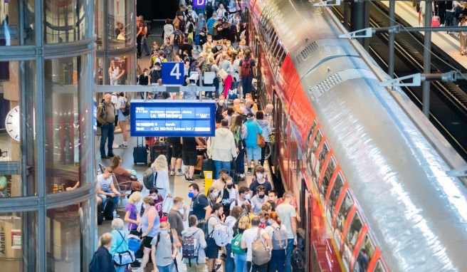 Besser informieren  Bahn kündigt Auslastungsanzeige für weitere Regionen an