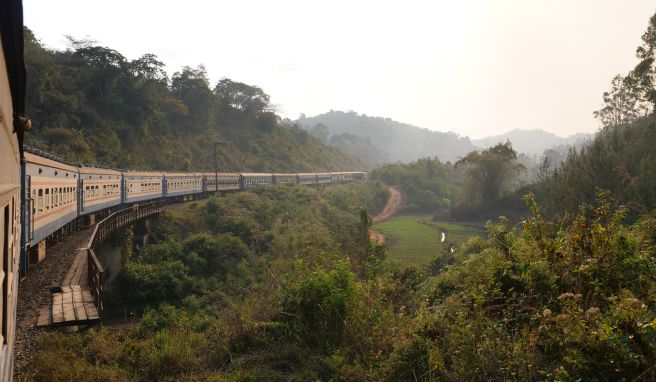 Bahnreisen Abenteuer Tazara: Im Zug von Tansania nach Sambia