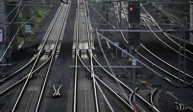 Wegen Bauarbeiten Osterferien: Viele Umleitungen und Sperrungen bei der Bahn