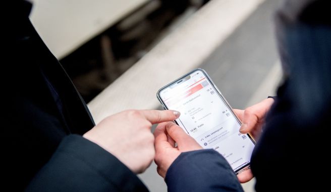 Buchen und reisen  Bahn verteilt neue Navigator-App