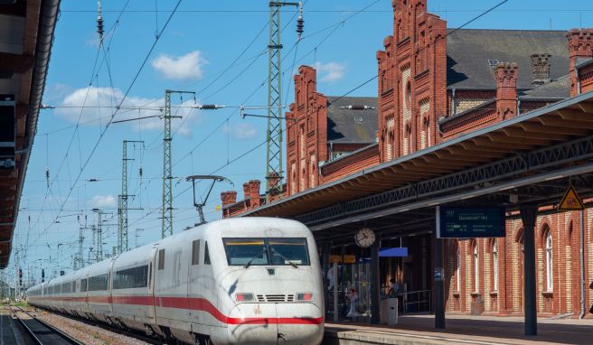 Sanierungsarbeiten  Züge auf Schnellfahrstrecke Berlin-Hamburg werden umgeleitet