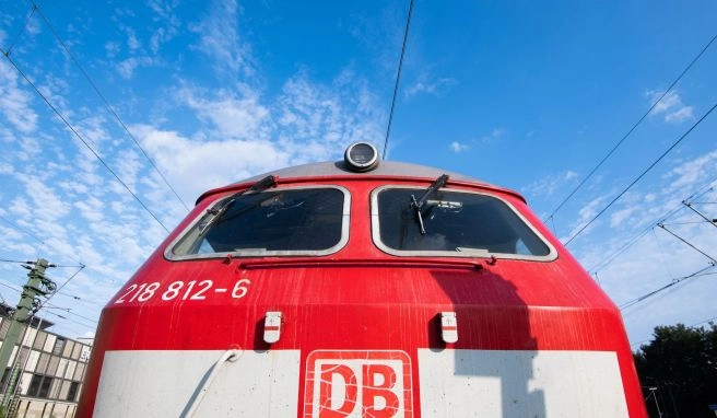 Fahrplan- und Serviceangebot Bahn erwartet weitgehend normalen Verkehr am Freitag