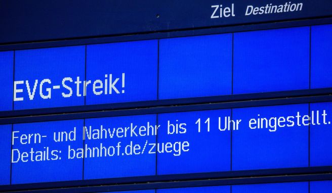 Keine Einigung im Tarifstreit  Bangen um die Bahnfahrt: EVG droht wieder mit Streiks