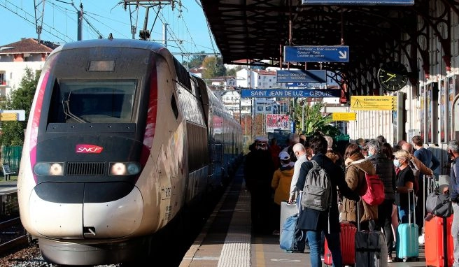 Fernverkehr kaum betroffen Warnstreiks könnten Bahnverkehr in Frankreich behindern