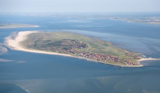 Die ostfriesische Insel Baltrum. Vertreter deutscher Inseln treffen sich im Mai in Binz auf Rügen zur zweiten deutschen Inselkonferenz. 