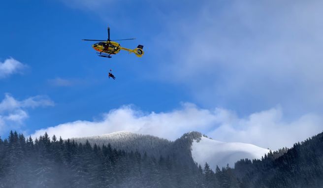 Einsatz im Gebirge: Die Bergretter im Heli sind oft die letzte Hoffnung bei Notfällen im alpinen Raum. 