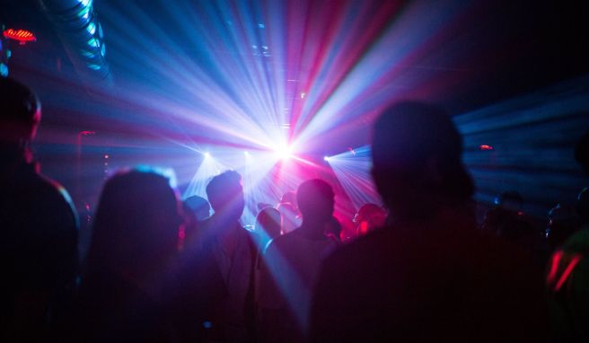 Das Comeback einer Partystadt  Erste Berliner Clubs öffnen für Genesene und Geimpfte