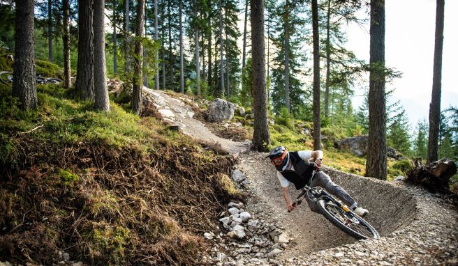 Der Bikepark Zugspitze bietet drei Trails mit knapp einen bis gut vier Kilometer Länge und unterschiedlichen Schwierigkeiten.