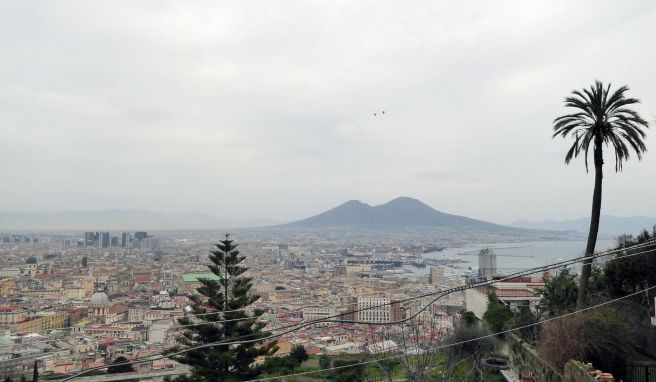 Nebensaison Italienische Winterreise: Neapel im Frühjahr