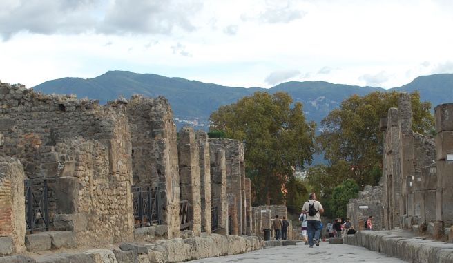 «Pompeji für alle»: Auf der etwa 3,5 Kilometer langen Route können nun auch Besucher mit Gehbeeinträchtigung die Ausgrabungsstätte besichtigen.