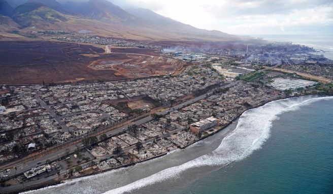 Die Feuer haben eine Schneise der Verwüstung geschlagen, auf Maui herrscht Ausnahmezustand.