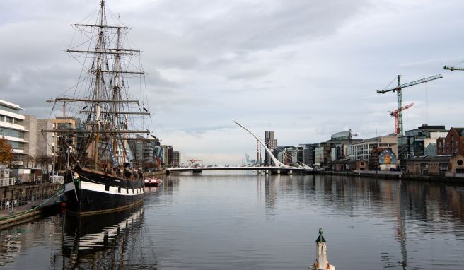 Von Wales nach Irland  Mit neuer Fähre schneller über die Irische See