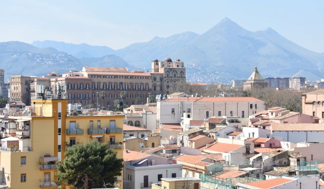 Märkte, Paläste, Kirchen  Über den Dächern Palermos: Aussichten, die süchtig machen
