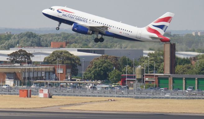 British Airways verkauft vorerst keine Tickets für Kurzstreckenflüge am Flughafen London-Heathrow mehr.