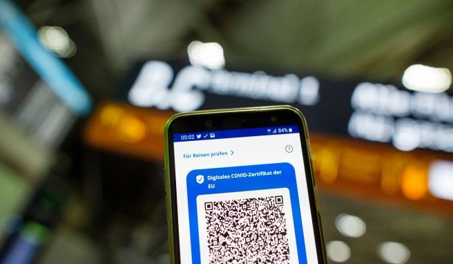 Reisen in der Pandemie Digitale Corona-Zertifikate der EU sind weiter gültig