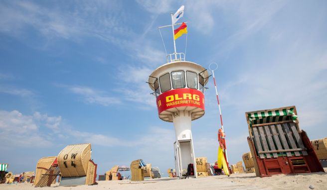 Von Flaggen bis Flaschen Strandtage: 9 Regeln für eine entspannte Zeit am Meer