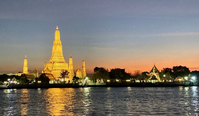 Angenehmere Temperaturen  Bangkok will Tempel und Museen bis Mitternacht öffnen