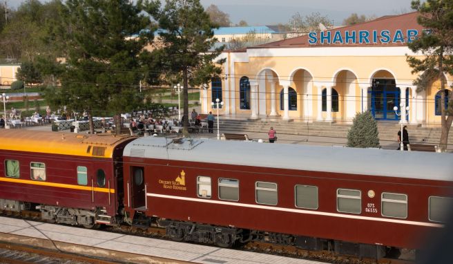 Auf Gleisen durch Zentralasien  Orient Silk Road Express: Mythos Seidenstraße im Sonderzug