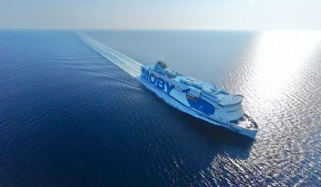 Die «Moby Fantasy» der Reederei Moby Lines kann eine ganze Menge Autos und Passagiere über das Tyrrhenische Meer nach Sardinien bringen.