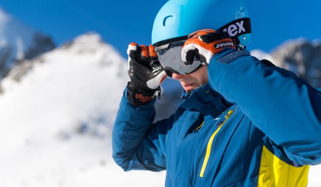 Durchblick ist auf der Piste essenziell - die Skibrille sollte daher keine Kratzer haben. 