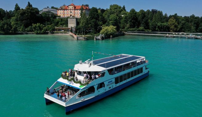 Umweltschonend nach Mainau  Am Bodensee soll die erste E-Fähre ablegen