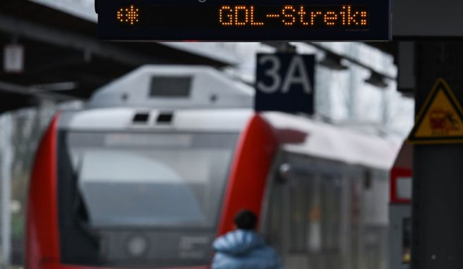 Rechte und Pflichten  GDL-Warnstreik: Was Bahnreisende und Pendler wissen müssen