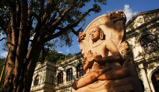 Für einen entspannten Urlaubsstart in Sri Lanka: Rechtzeitig vor der Reise das Visum online beantragen.