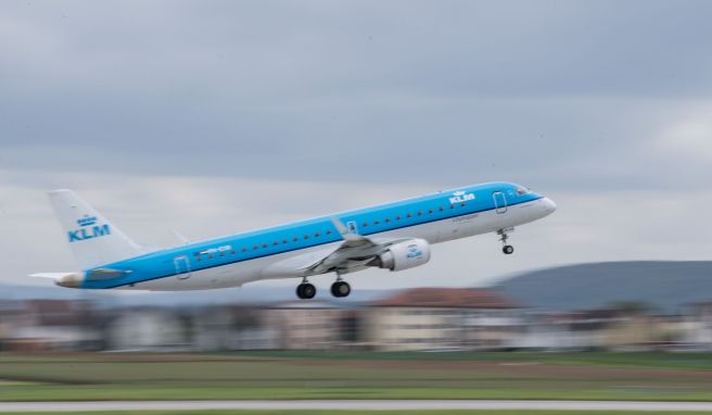 Corona dauert an - und die Fluglinien KLM und Air France verlängern ihre kulanten Umbuchungs- und Erstattungsregeln. 