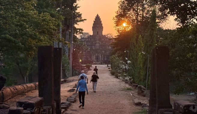 Touristenflaute am Tempel: Das Angkor-Weltkulturerbe ist derzeit wenig besucht - auch der zugehörige Tempelberg Bakong. Touristenflaute am Tempel: Das Angkor-Weltkulturerbe ist derzeit wenig besucht - auch der zugehörige Tempelberg Bakong.