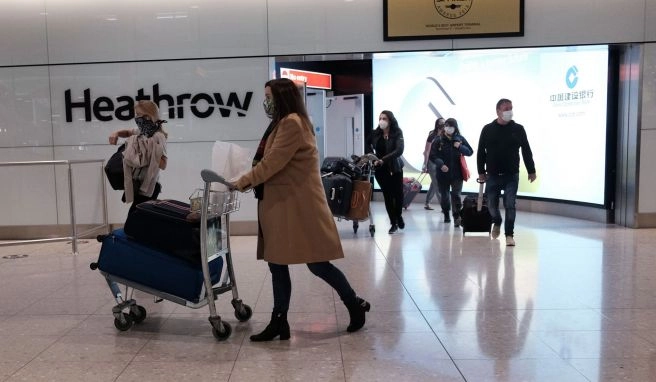 Für Urlauber und Rückkehrer England streicht Testpflicht nach Einreise für Geimpfte