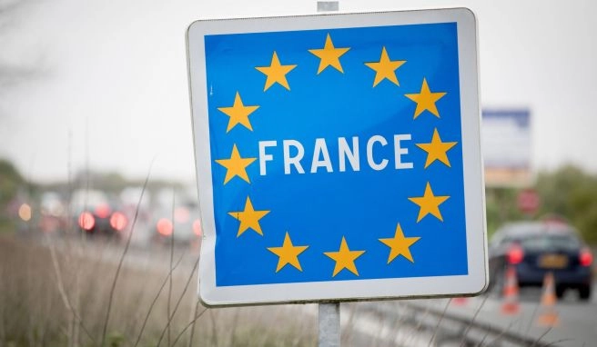 Sieben-Tage-Inzidenz über 300 Frankreich verschärft Einreiseregeln für Ungeimpfte