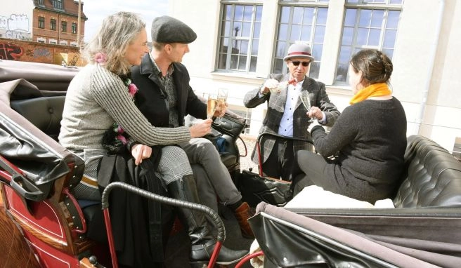 Für ein Gute-Laune-Gefühl Attraktion in Leipzig: Sightseeing mit einer E-Kutsche