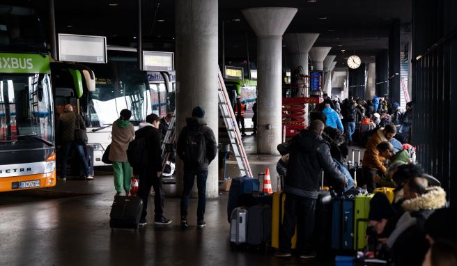 Ausstand zum Wochenstart  Die Rechte von Bahnreisenden rund um den Warnstreik