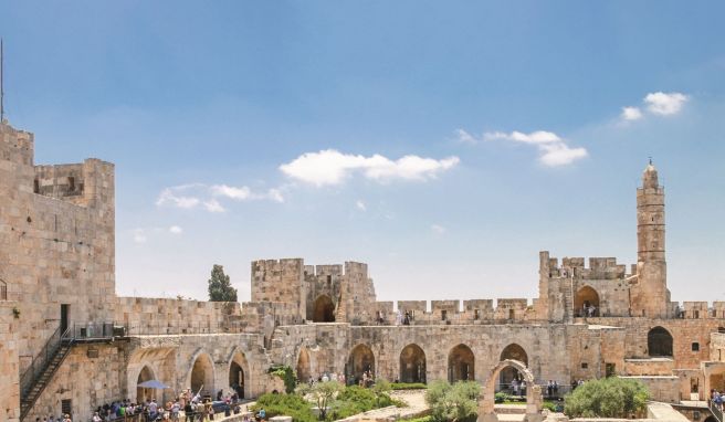 Das Museum in der Festung Davidturm in Jerusalem ist wieder geöffnet. Im Innenhof warten archäologische Fundstücke, in den Räumen unter anderem interaktive Galerien.