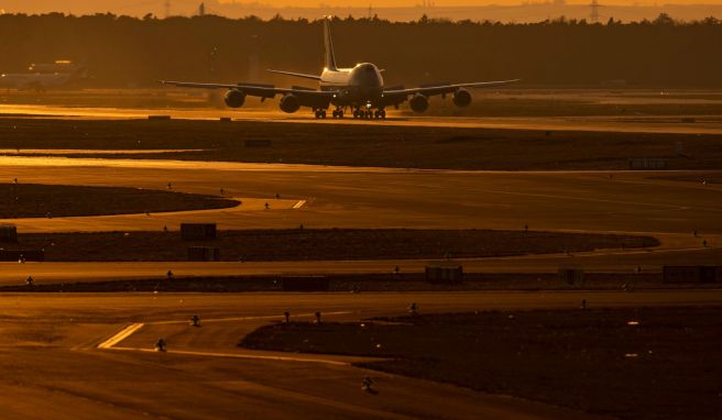 Neues rund ums Reisen: Vom Frankfurter Flughafen aus startet ab Mai ein weiterer Condor-Flug Richtung Kanada, nonstop bis Edmonton.