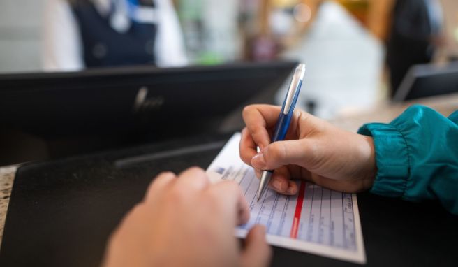 Nur weil seit dem 1. Januar 2025 für Deutsche keine behördliche Meldepflicht mehr besteht, bedeutet das nicht, dass Hotels, Hostels und Anbieter von Ferienwohnungen deswegen keine Daten mehr von ihnen erheben dürfen.