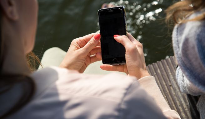 Achtung, Schweiz! Ein schönes Reiseland, aber wer dort unbedarft sein Handy nutzt, kann in der Kostenfalle landen.