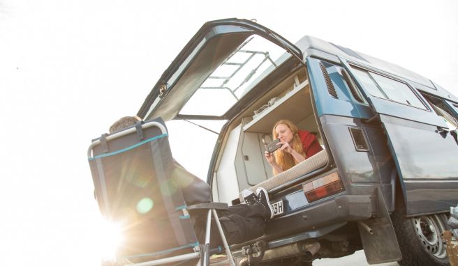 Stühle raus? Das sollte man in Deutschland nur auf ausgewiesenen Stellplätzen machen.