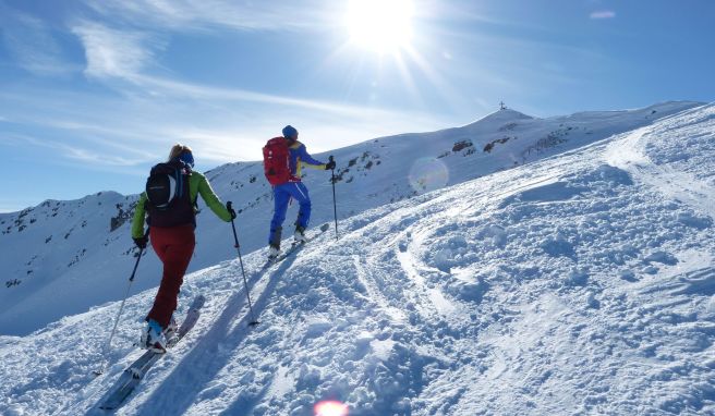 Spaltenstürze und Steine  Frühwinter: Große Vorsicht bei Touren abseits der Piste